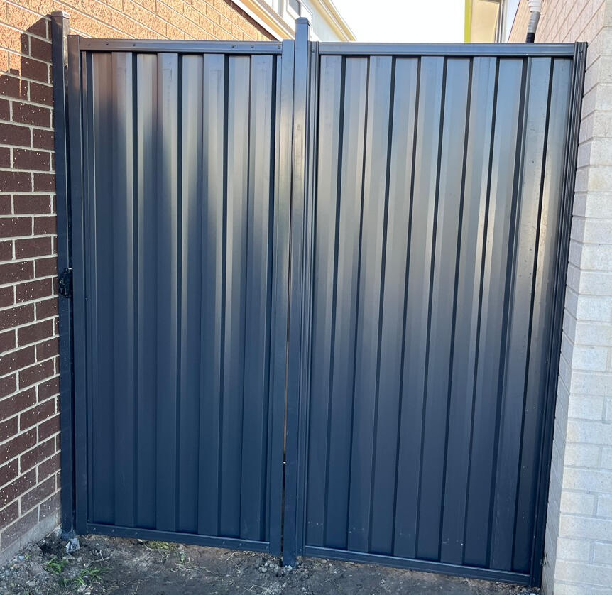 Colorbond side gates in Monument colour installed in Carrum Downs Melbourne